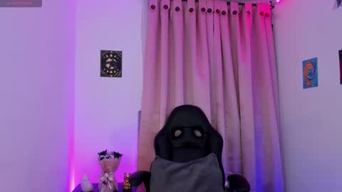 Diana online show from November 5, 2025, 4:01 am