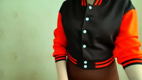Inessa online show from May 5, 2026, 1:41 pm
