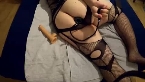 inflhitomi online show from September 10, 2025, 9:37 pm