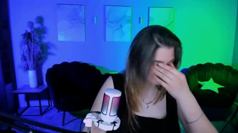 inga_gree online show from April 28, 2026, 2:27 am