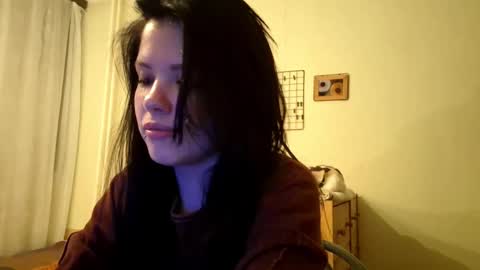 Mia online show from March 8, 2026, 3:27 pm