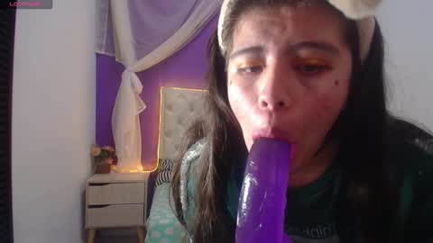 Ingrid petite online show from December 7, 2024, 5:04 am