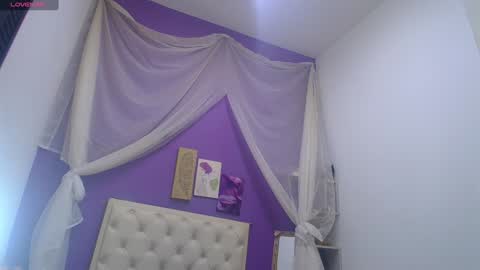 Ingrid petite online show from December 7, 2024, 12:45 pm