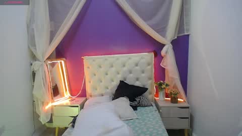 Ingrid petite online show from January 15, 2025, 12:41 am
