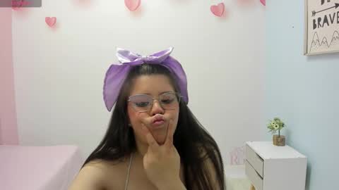Ingrid petite online show from October 9, 2025, 7:01 pm