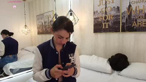 Ingrid online show from May 8, 2026, 12:54 pm