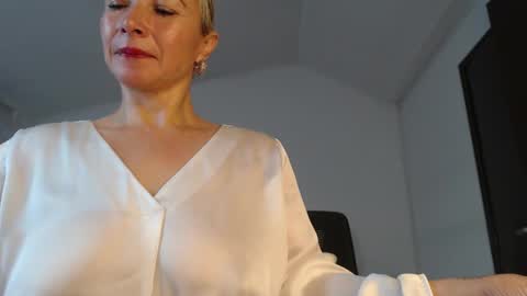 Snapshot of ingridbergman chatting on January 14, 2025, 11:42 am            online show from January 14, 2025, 11:42 am