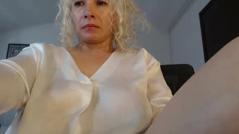 Snapshot of ingridbergman chatting on January 23, 2025, 4:48 pm            online show from January 23, 2025, 4:48 pm