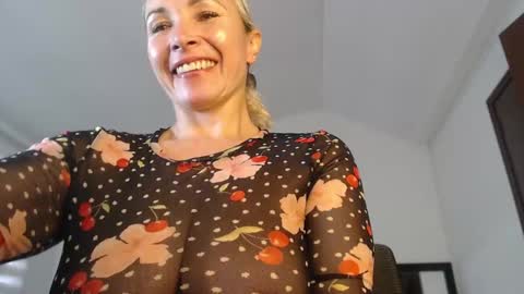 Snapshot of ingridbergman chatting on January 31, 2025, 3:11 pm            online show from January 31, 2025, 3:11 pm