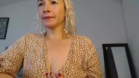 Snapshot of ingridbergman chatting on February 6, 2025, 4:03 pm            online show from February 6, 2025, 4:03 pm