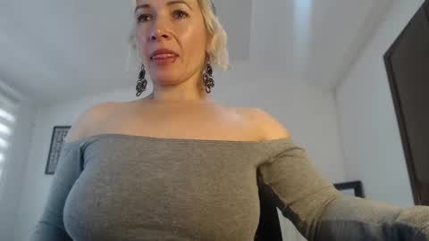 Snapshot of ingridbergman chatting on February 20, 2025, 1:30 pm            online show from February 20, 2025, 1:30 pm