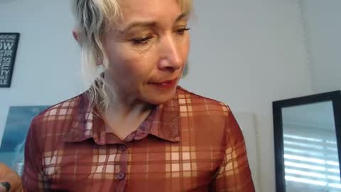 Snapshot of ingridbergman chatting on February 21, 2025, 3:10 pm            online show from February 21, 2025, 3:10 pm