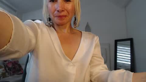 Snapshot of ingridbergman chatting on February 24, 2025, 7:41 pm            online show from February 24, 2025, 7:41 pm
