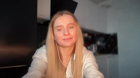 iniva05 online show from April 18, 2026, 1:48 pm