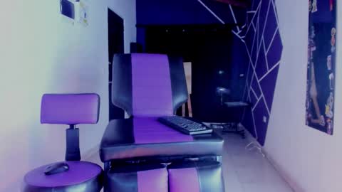 demon online show from November 3, 2025, 3:08 am