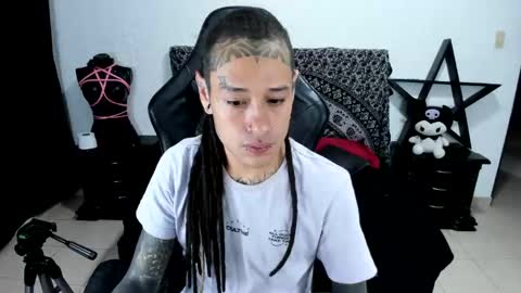 Snapshot of ink_u_buzz chatting on January 2, 2025, 2:54 am Dani online show from January 2, 2025, 2:54 am