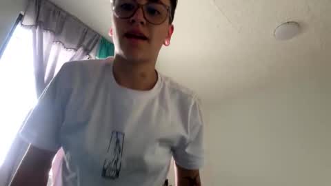 lyan onlyfans n linda online show from May 12, 2026, 5:32 pm