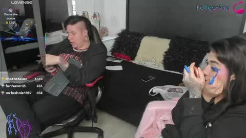 inkedsinners_ online show from June 8, 2026, 11:43 am