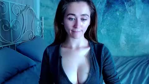 Snapshot of innnita chatting on October 20, 2025, 12:44 am Lina online show from October 20, 2025, 12:44 am