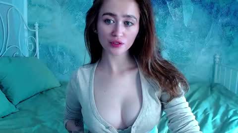 Lina online show from April 27, 2026, 1:31 pm