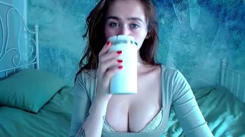 Lina online show from April 30, 2026, 1:50 pm