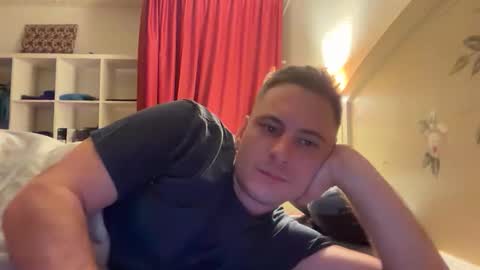 Snapshot of innocent__bystander chatting on November 29, 2025, 8:23 pm innocent__bystander online show from November 29, 2025, 8:23 pm