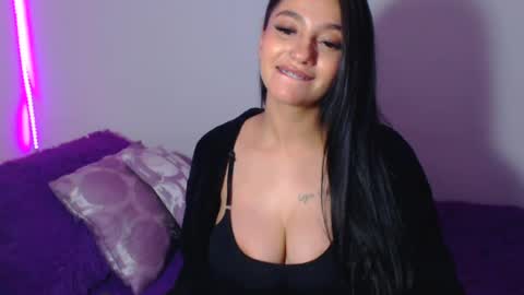Snapshot of innocent_fox chatting on July 9, 2026, 10:14 pm Abril online show from July 9, 2026, 10:14 pm