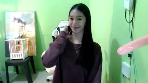 Snapshot of innocent_reign69 chatting on October 25, 2025, 12:45 pm Reign online show from October 25, 2025, 12:45 pm