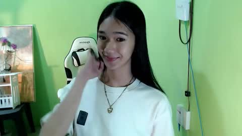 Snapshot of innocent_reign69 chatting on October 28, 2025, 7:38 pm Reign online show from October 28, 2025, 7:38 pm