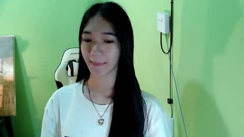 Snapshot of innocent_reign69 chatting on November 3, 2025, 7:04 pm Reign online show from November 3, 2025, 7:04 pm