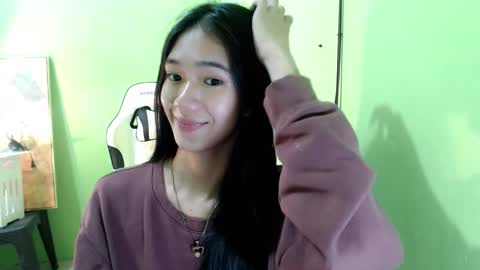 Snapshot of innocent_reign69 chatting on November 17, 2025, 6:24 pm Reign online show from November 17, 2025, 6:24 pm