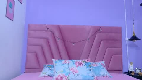 innocenthazel online show from December 14, 2025, 12:32 pm