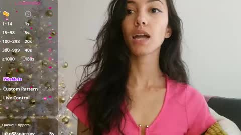 Snapshot of innocentlatiina chatting on December 27, 2024, 6:31 pm Laroa online show from December 27, 2024, 6:31 pm