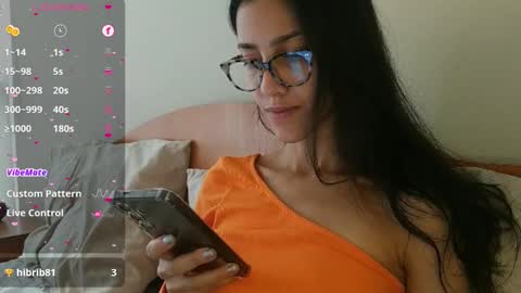 Snapshot of innocentlatiina chatting on January 30, 2025, 6:54 pm Laroa online show from January 30, 2025, 6:54 pm