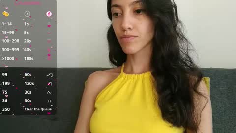 Snapshot of innocentlatiina chatting on March 5, 2025, 8:53 pm Laroa online show from March 5, 2025, 8:53 pm