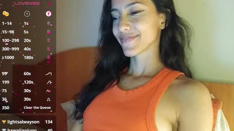 Snapshot of innocentlatiina chatting on March 12, 2025, 12:31 am Laroa online show from March 12, 2025, 12:31 am