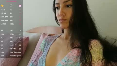 Snapshot of innocentlatiina chatting on September 22, 2025, 8:00 pm Laroa online show from September 22, 2025, 8:00 pm