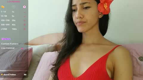 Snapshot of innocentlatiina chatting on September 25, 2025, 6:44 pm Laroa online show from September 25, 2025, 6:44 pm