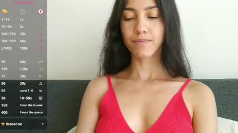 Snapshot of innocentlatiina chatting on October 30, 2025, 5:57 pm Laroa online show from October 30, 2025, 5:57 pm