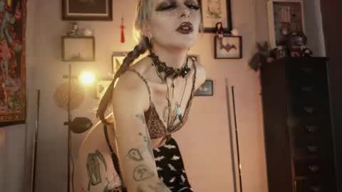   SANIA  online show from March 18, 2026, 3:59 pm