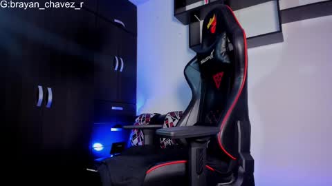 Snapshot of insolemnia chatting on February 19, 2025, 8:12 am Brayan Chavez online show from February 19, 2025, 8:12 am