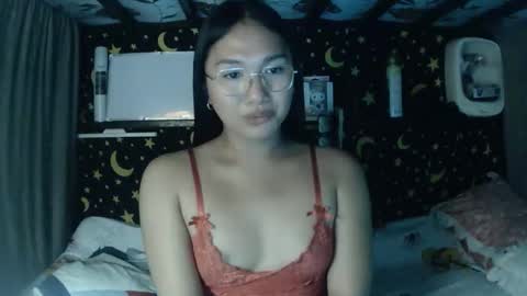 MAXINE online show from April 29, 2026, 5:22 am