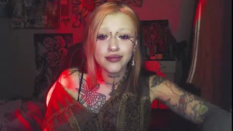 Snapshot of insunnity666 chatting on October 11, 2025, 7:01 pm Insunnity666 online show from October 11, 2025, 7:01 pm