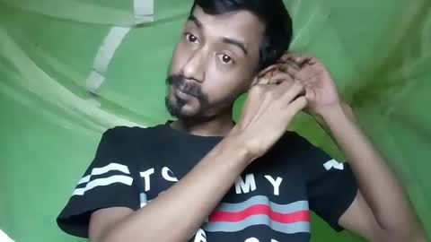 interne8famous online show from December 16, 2025, 2:22 pm