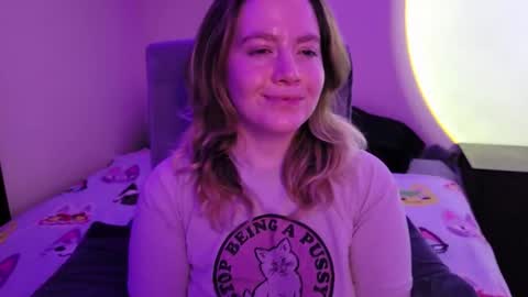 Snapshot of internetfairy_xo chatting on January 6, 2026, 6:39 am Faye online show from January 6, 2026, 6:39 am