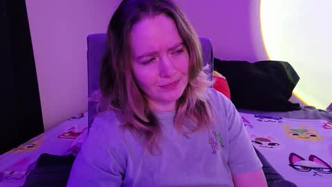 Snapshot of internetfairy_xo chatting on January 7, 2026, 8:50 am Faye online show from January 7, 2026, 8:50 am