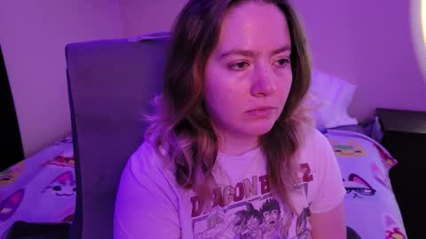 Snapshot of internetfairy_xo chatting on February 3, 2026, 4:32 am Faye online show from February 3, 2026, 4:32 am