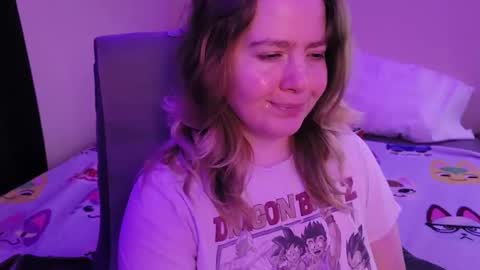 Snapshot of internetfairy_xo chatting on February 3, 2026, 6:40 am Faye online show from February 3, 2026, 6:40 am