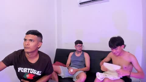Snapshot of interracial_wallen chatting on February 7, 2025, 1:11 pm Damian Sam Jack Daniel and James online show from February 7, 2025, 1:11 pm