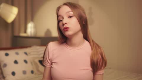 Snapshot of intheknoww chatting on March 4, 2026, 7:53 pm Avie online show from March 4, 2026, 7:53 pm